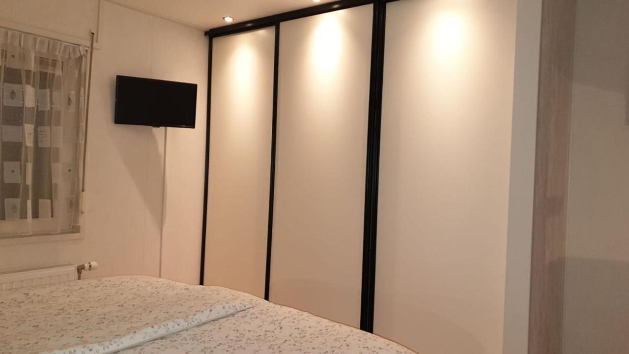 Chalet Buutengeweun, Met Luxe Jacuzzi En Tonsauna Sint-Annaland Extérieur photo