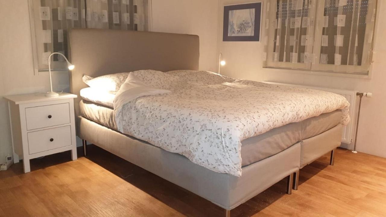 Chalet Buutengeweun, Met Luxe Jacuzzi En Tonsauna Sint-Annaland Extérieur photo