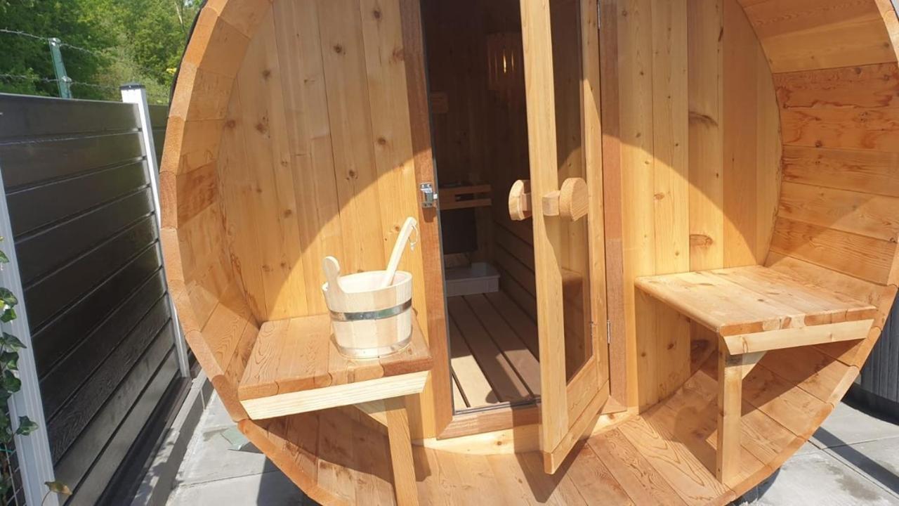 Chalet Buutengeweun, Met Luxe Jacuzzi En Tonsauna Sint-Annaland Extérieur photo