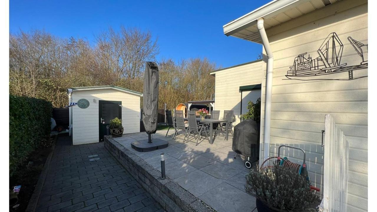 Chalet Buutengeweun, Met Luxe Jacuzzi En Tonsauna Sint-Annaland Extérieur photo