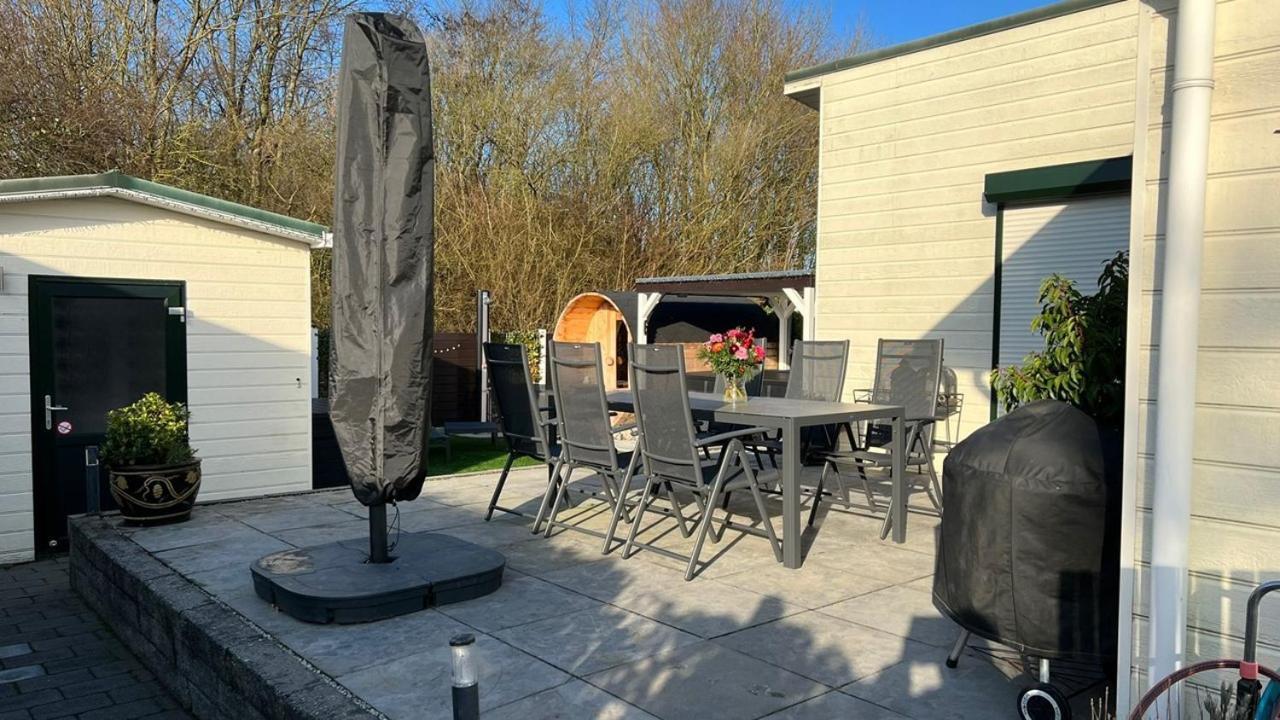 Chalet Buutengeweun, Met Luxe Jacuzzi En Tonsauna Sint-Annaland Extérieur photo